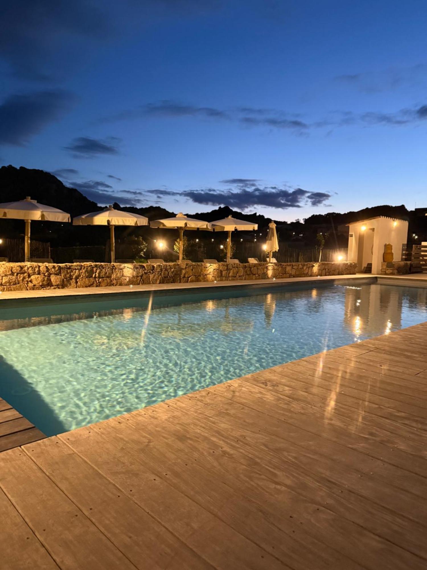 Les Chalets De La Residence A Santa Trinita Bonifacio  Esterno foto